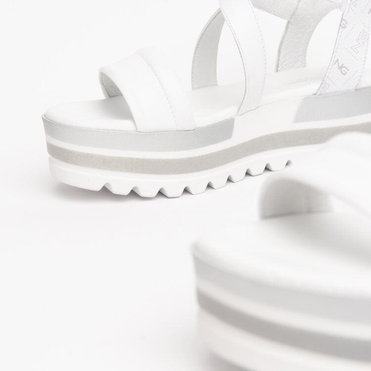 Sandales à plateforme blanches pour femme NeroGiardini. Référence : E218881D 707 Bianco.