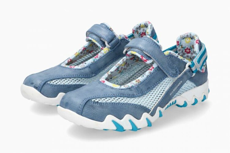 Chaussure de marche Niro pour femme Allrounder. Niro Blue. Disponible chez Chauss'Family magasin de chaussures à Issoire.