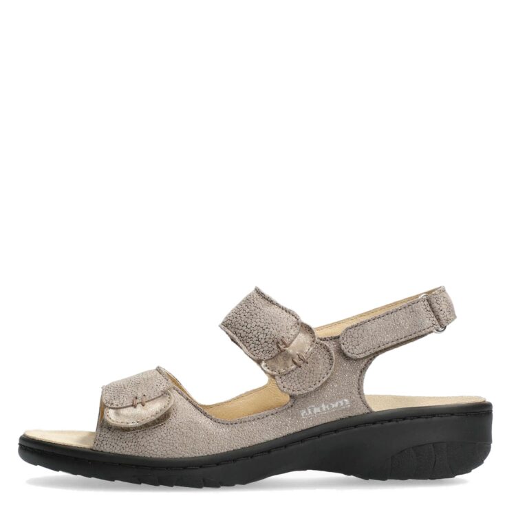Sandales réglables pour femme marque Mobils. Getha Dark taupe. Disponible chez Chauss'Family magasin de chaussures à Issoire.