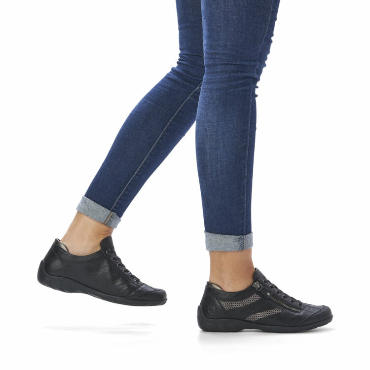 Baskets noires pour femme marque Remonte. Référence R3402-01 Schwarz. Disponible chez Chauss'Family magasin de chaussures Issoire