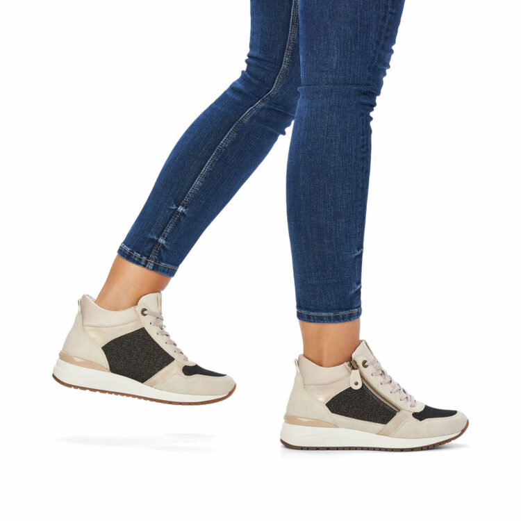 baskets montantes beiges pour femme marque Remonte. Référence R3771-61 Crema. Disponible chez Chauss'Family magasin de chaussures Issoire