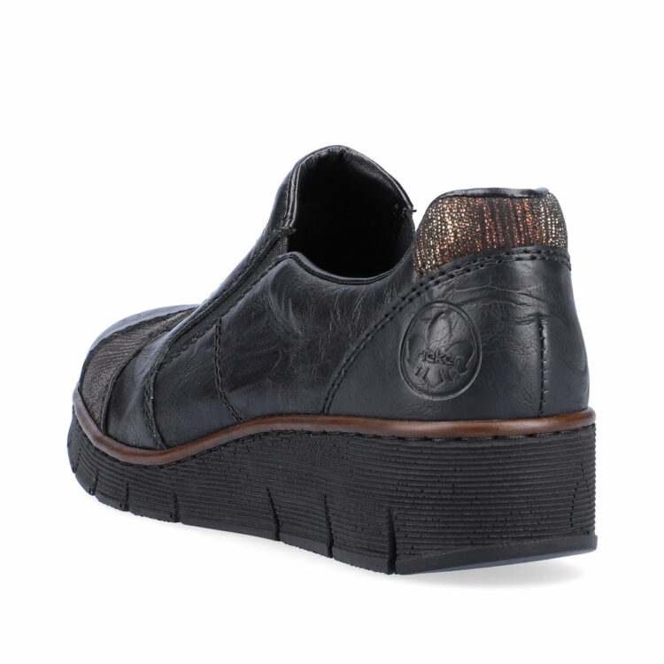 Mocassin talon compensé de la marque Rieker. Référence 53768-00 Schwarz . Disponible chez Chauss'Family magasin de chaussures à Issoire.