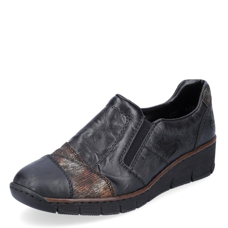 Mocassin talon compensé de la marque Rieker. Référence 53768-00 Schwarz . Disponible chez Chauss'Family magasin de chaussures à Issoire.