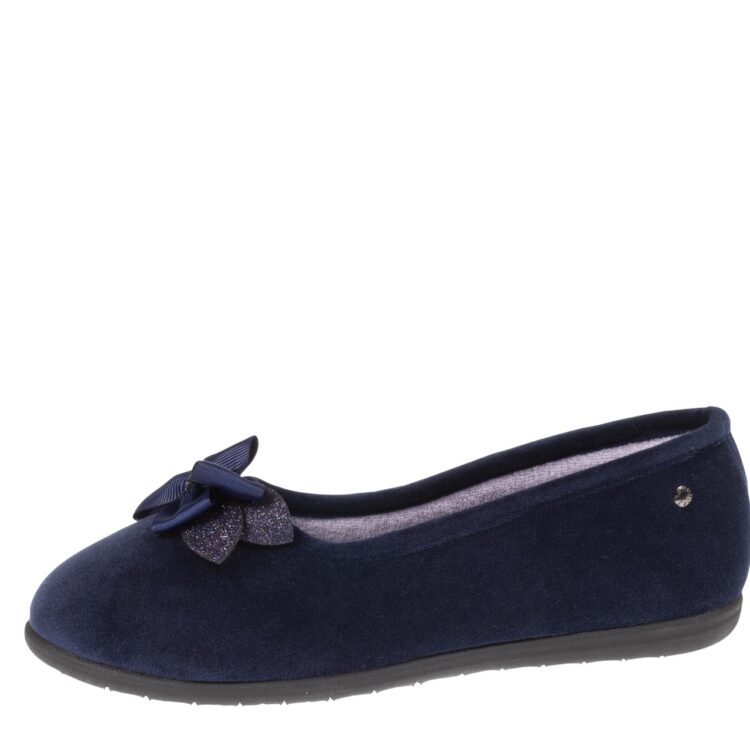 Ballerines d'intérieur bleu marine pour femme marque Isotoner. Référence 97327 marine. Disponible chez Chauss'Family magasin de chaussures Issoire