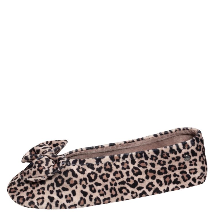 Ballerines d'intérieur noires pour femme marque Isotoner. Référence 97340 Panthère. Disponible chez Chauss'Family magasin chaussures Issoire