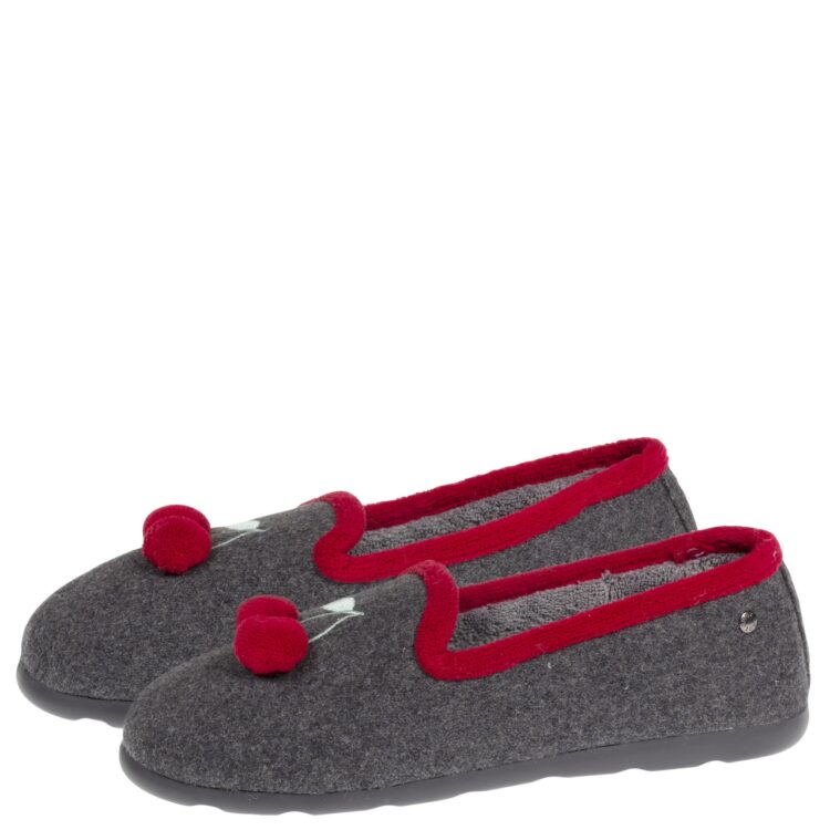 Slippers / Pantoufles motif cerise pour femme marque Isotoner. Référence 97351. Disponible chez Chauss'Family magasin chaussures Issoire