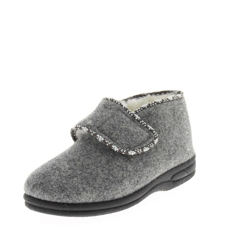 Pantoufles fourrées laine pour femme marque Fargeot référence Annie Gris. Disponible chez Chauss'Family magasin de chaussures à Issoire.