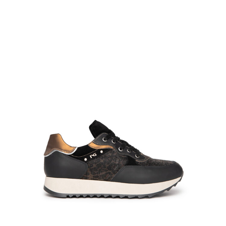 Baskets noires pour femme marque NeroGiardini. Référence I205180D 100. Disponible chez Chauss'Family magasin chaussures Issoire