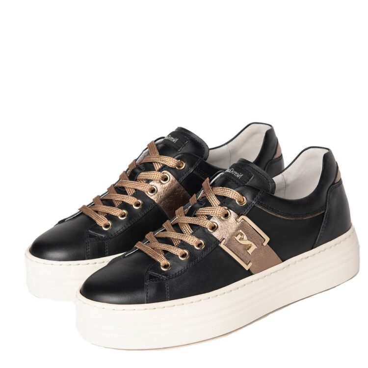 Sneakers noires pour femme marque NeroGiardini. Référence I205300D 100Disponible chez Chauss'Family magasin chaussures Issoire