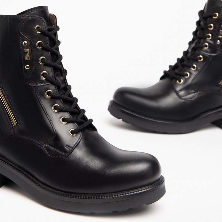 Bottines noires à lacets femme marque NeroGiardini. Référence I205846D 100 Nero. Disponible chez Chauss'Family magasin chaussures à Issoire