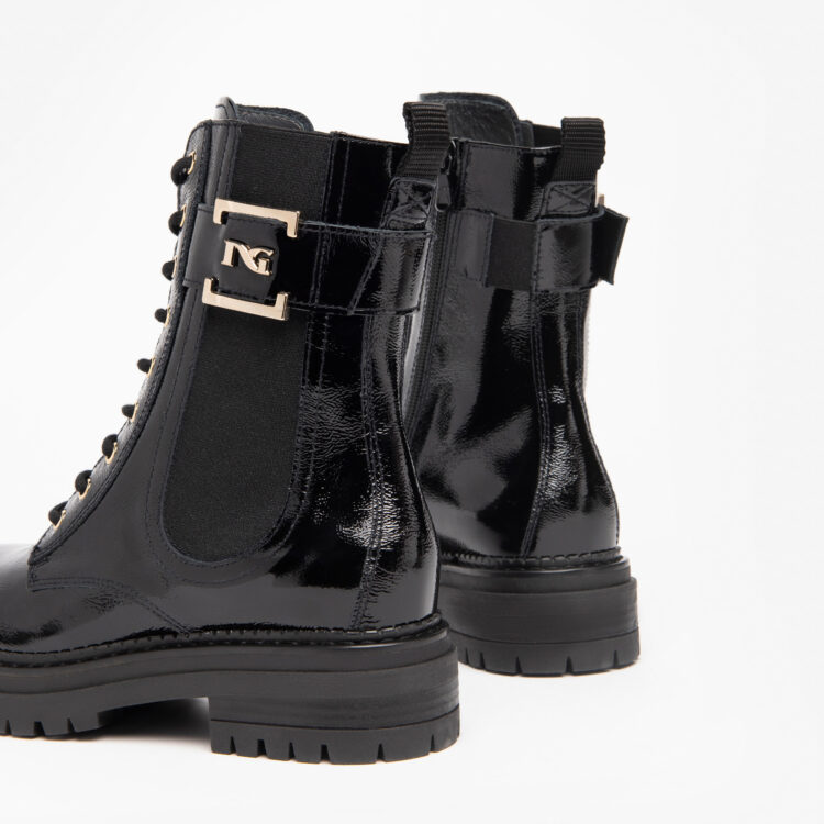 Bottines noires à lacets femme marque NeroGiardini. Référence I205890D 100 Nero. Disponible chez Chauss'Family magasin chaussures à Issoire
