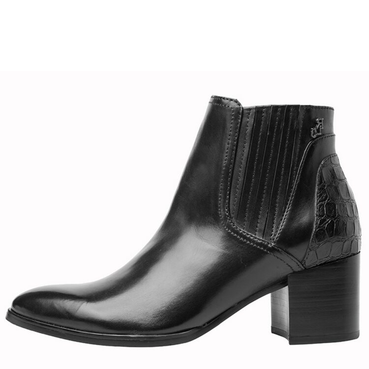 Bottines noires pour femme marque Regarde le Ciel. Référence Taylor 15 Black. Disponible chez Chauss'Family magasin de chaussures Issoire