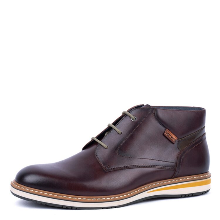 Bottines marron pour homme marque Pikolinos. Référence Avila M1T-8011 Olmo. Disponible chez Chauss'Family magasin chaussures Issoire