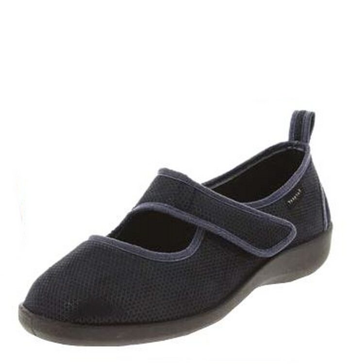 Pantoufles velcro pour femme marque Fargeot référence Tarzalie Marine. Disponible chez Chauss'Family magasin de chaussures à Issoire.