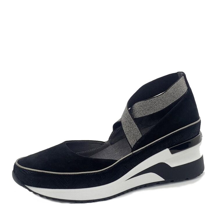 Chaussures Voulou pour femme de la marque Mam'zelle. Référence Voulou Noir. Disponible chez Chauss'Family magasin de chaussures à Issoire.