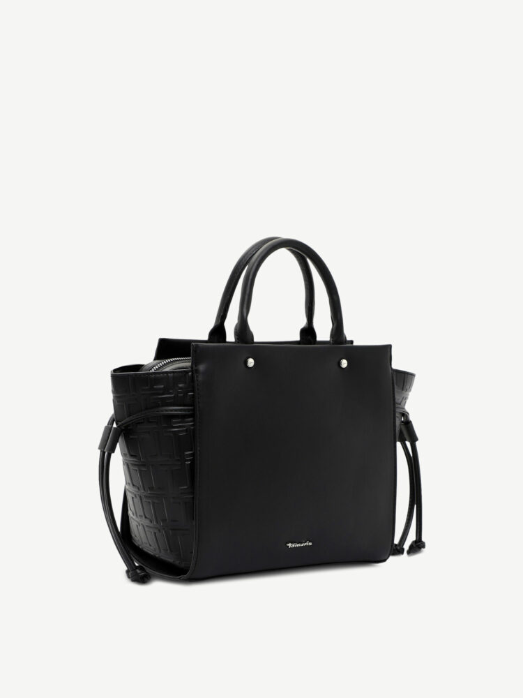 Sac cabas noir pour femme de la marque Tamaris. Référence Juliane 31901-100 Black . Disponible chez Chauss'Family magasin de chaussures et sacs à Issoire.