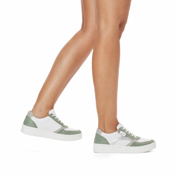 Baskets blanche et verte pour femme marque Remonte. Référence D0J01-80 Pepper Mint. Disponible chez Chauss'Family magasin de chaussures à Issoire.