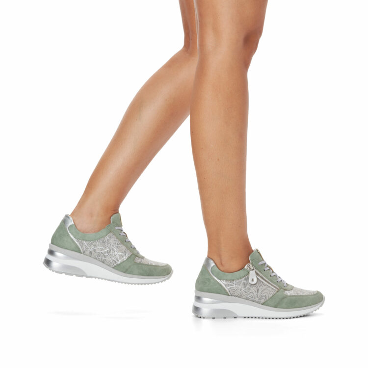Baskets compensées pour femme marque Remonte. Référence D2400-52 Peppermint. Disponible chez Chauss'Family magasin de chaussures à Issoire.