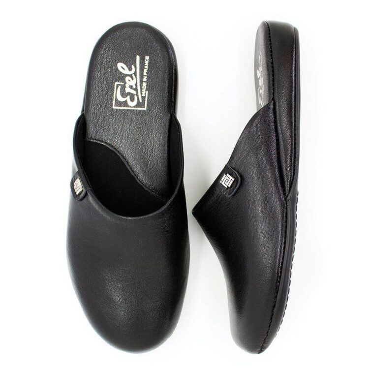 Mules d'intérieur en cuir pour homme marque Erel référence Maxime Noir. Disponible chez Chauss'Family magasin de chaussures à Issoire.