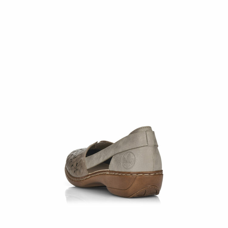 Mocassins beiges de la marque Rieker 41356-64 Seal. Référence Disponible chez Chauss'Family magasin de chaussures à Issoire.