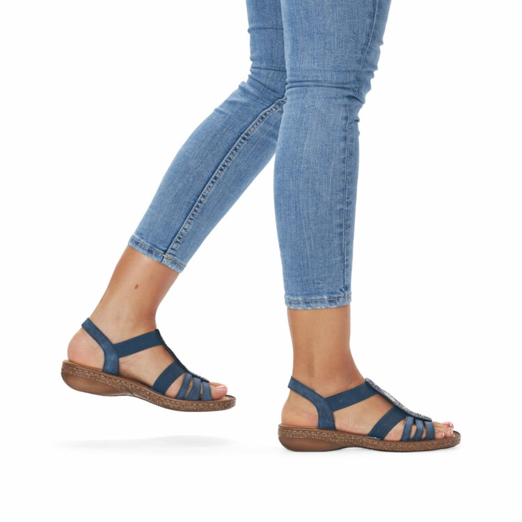 Sandales bleues pour femme de la marque Rieker. Référence : 628G9-16 Baltik. Disponible chez Chauss'Family Issoire.