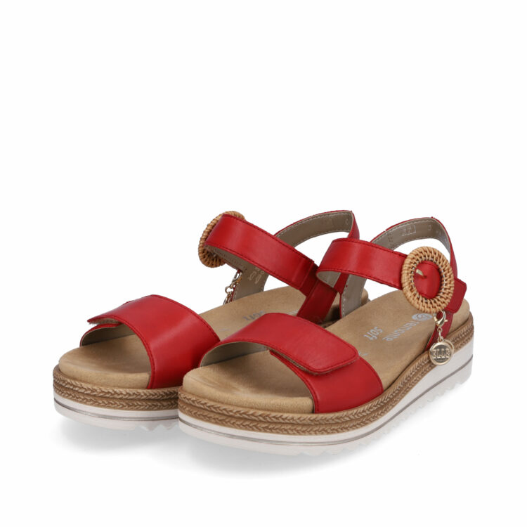 Sandales rouges pour femme de la marque Remonte. Référence : D0Q52-33 Flamme. Disponible chez Chauss'Family magasin de chaussures à Issoire.