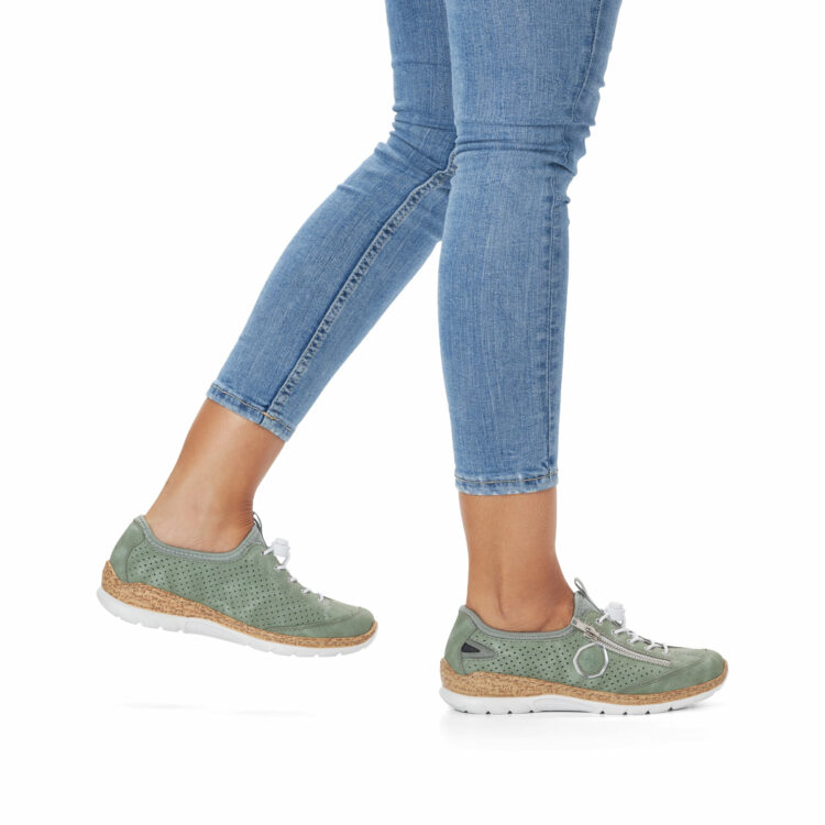 Baskets élastiquées pour femme marque Rieker. Référence N42V1-52 Mint. Disponible chez Chauss'Family magasin de chaussures à Issoire.
