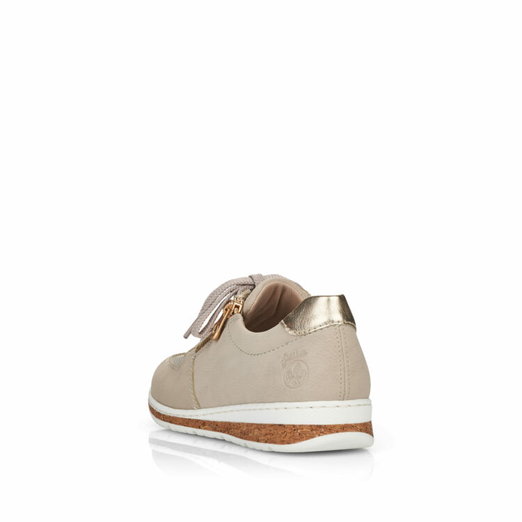 Baskets beiges pour femme marque Rieker. Référence N5121-60 Light gold. Disponible chez Chauss'Family magasin de chaussures à Issoire.