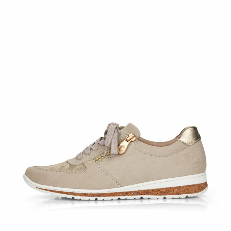 Baskets beiges pour femme marque Rieker. Référence N5121-60 Light gold. Disponible chez Chauss'Family magasin de chaussures à Issoire.