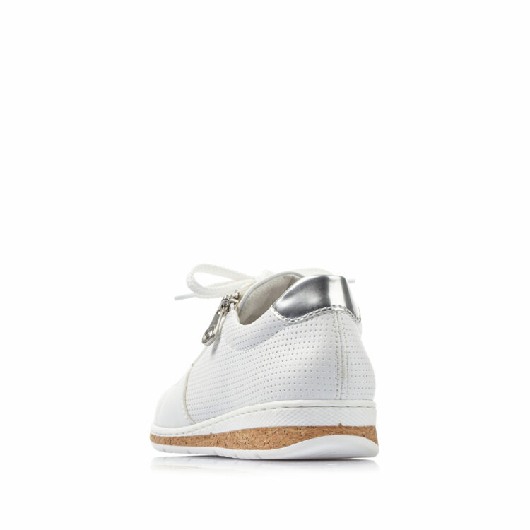 Baskets blanches pour femme marque Rieker. Référence N5127-60 Weiss. Disponible chez Chauss'Family magasin de chaussures à Issoire.