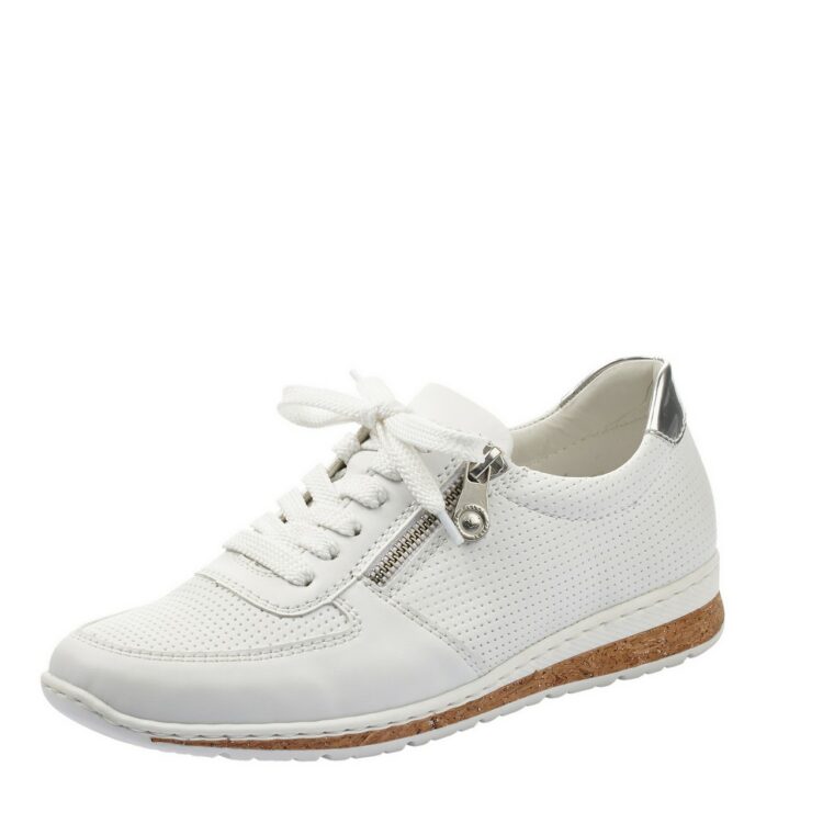 Baskets blanches pour femme marque Rieker. Référence N5127-60 Weiss. Disponible chez Chauss'Family magasin de chaussures à Issoire.