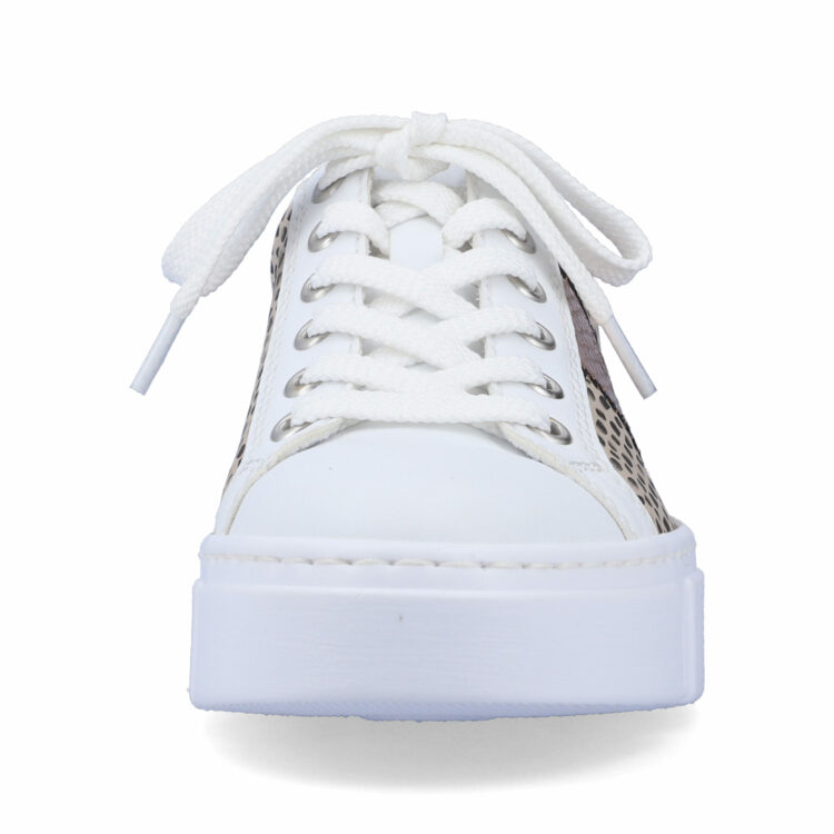 Baskets blanches pour femme marque Rieker. Référence N5910-90 Weiss. Disponible chez Chauss'Family magasin de chaussures à Issoire.