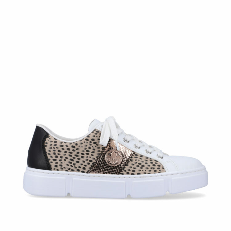 Baskets blanches pour femme marque Rieker. Référence N5910-90 Weiss. Disponible chez Chauss'Family magasin de chaussures à Issoire.