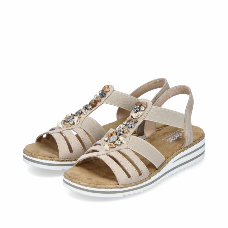 Sandales beiges pour femme de la marque Rieker. Référence : V0649-62 Ginger. Disponible chez Chauss'Family magasin de chaussures à Issoire.