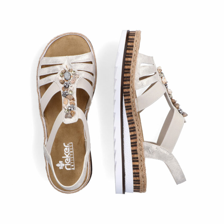 Sandales beiges pour femme de la marque Rieker. Référence : V7949-90 Beige gold. Disponible chez Chauss'Family magasin de chaussures à Issoire.