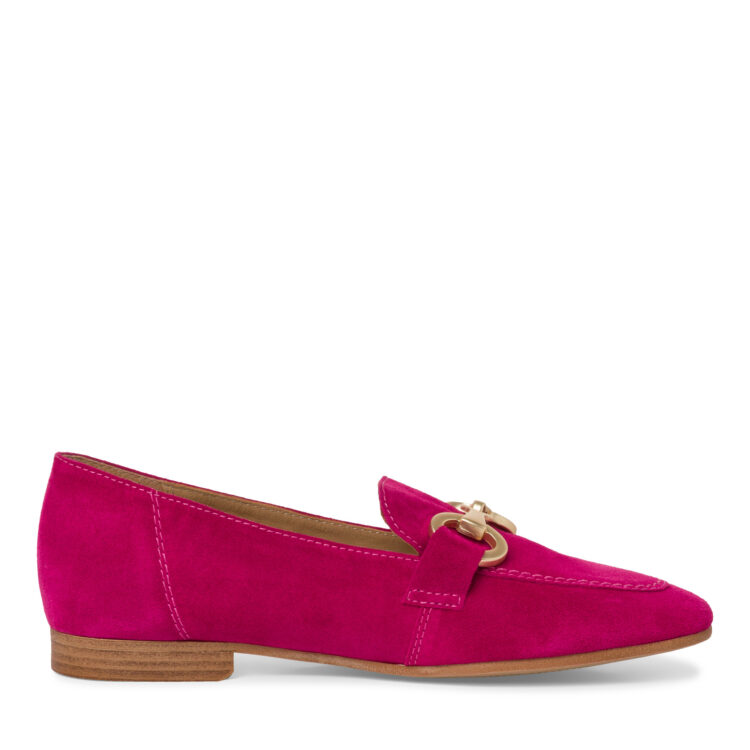 Mocassins rose fuchsia de la marque Tamaris. Référence 24222-20 513 Fuxia. Disponible chez Chauss'Family magasin de chaussures à Issoire.