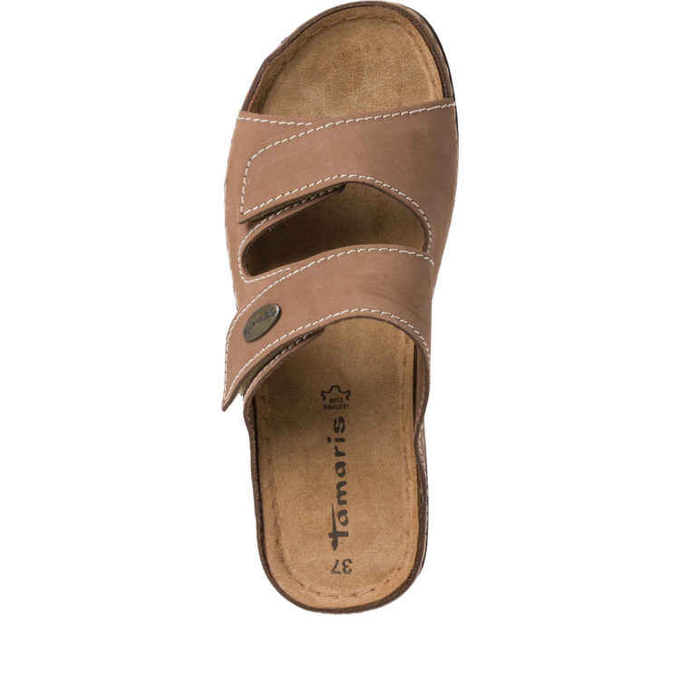 Mules réglables pour femme marque Tamaris. Référence : 27510-20 341 Taupe. Disponible chez Chauss'Family magasin de chaussures à Issoire.