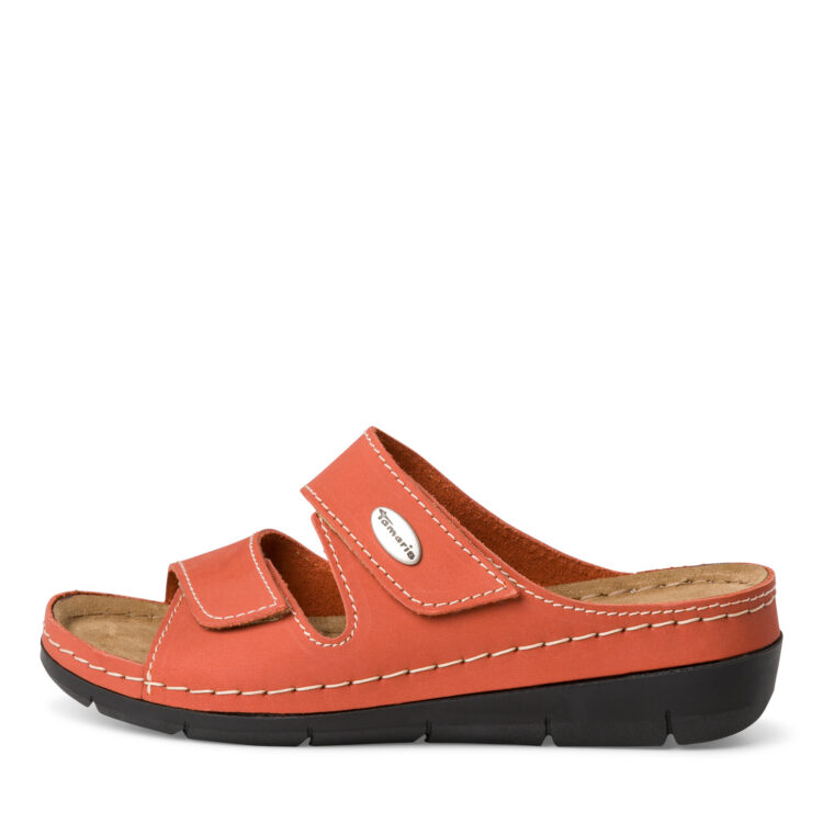 Mules réglables pour femme marque Tamaris. Référence : 27510-20 606 Orange. Disponible chez Chauss'Family magasin de chaussures à Issoire.