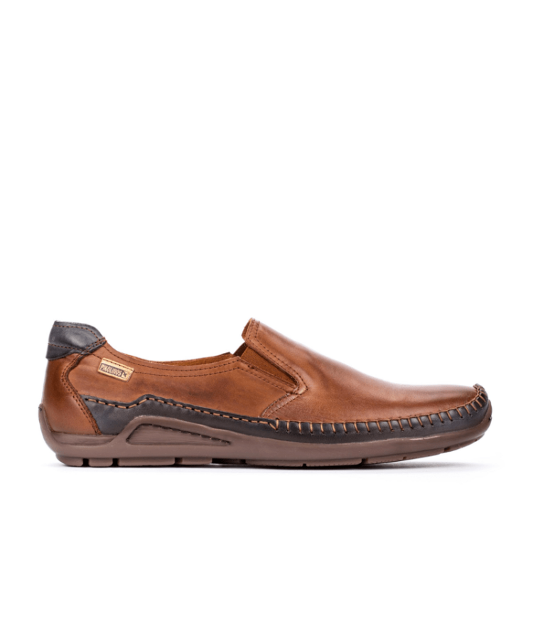 Mocassins marron pour homme de la marque Pikolinos. Référence : Azores 06H-3128 Cuero. Disponible chez Chauss'Family magasin de chaussures à Issoire.