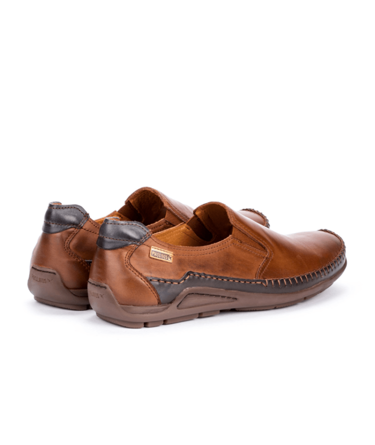 Mocassins marron pour homme de la marque Pikolinos. Référence : Azores 06H-3128 Cuero. Disponible chez Chauss'Family magasin de chaussures à Issoire.