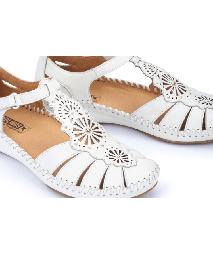 Sandales avec contrefort pour femme de la marque Pikolinos. Référence : Vallarta 655-0858 Nata. Disponible chez Chauss'Family chaussures à Issoire.