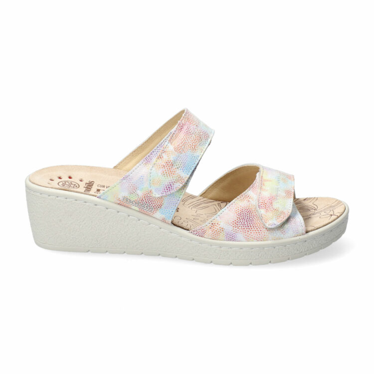 Mules réglables pour femme marque Mobils. Paula Playa Multicolored. Disponible chez Chauss'Family magasin de chaussures à Issoire.