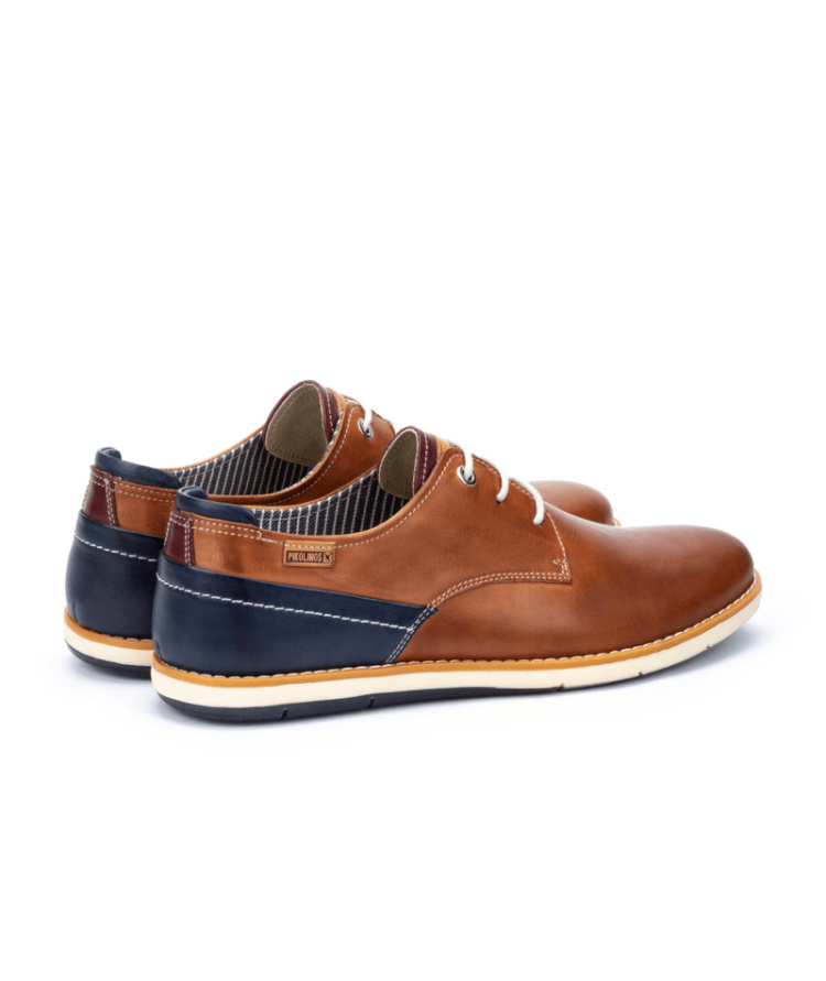 Derbies marron pour homme de la marque Pikolinos. Référence : Jucar M4E-4104C1 Brandy. Disponible chez Chauss'Family magasin de chaussures à Issoire.