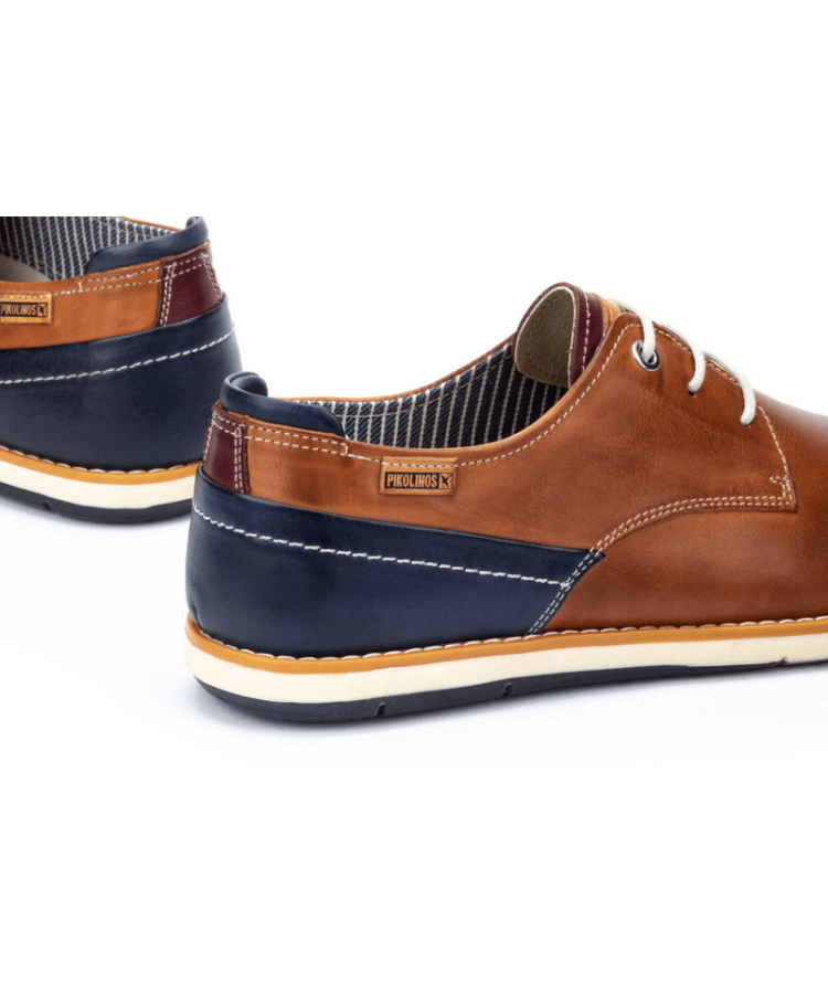 Derbies marron pour homme de la marque Pikolinos. Référence : Jucar M4E-4104C1 Brandy. Disponible chez Chauss'Family magasin de chaussures à Issoire.