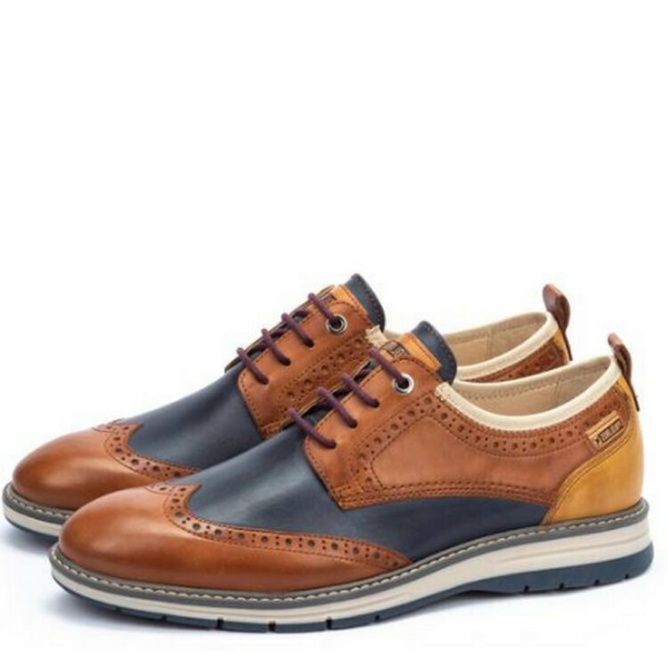 Derbies marron pour homme de la marque Pikolinos. Référence : Canet M7V-4137C1 Brandy. Disponible chez Chauss'Family magasin de chaussures à Issoire.