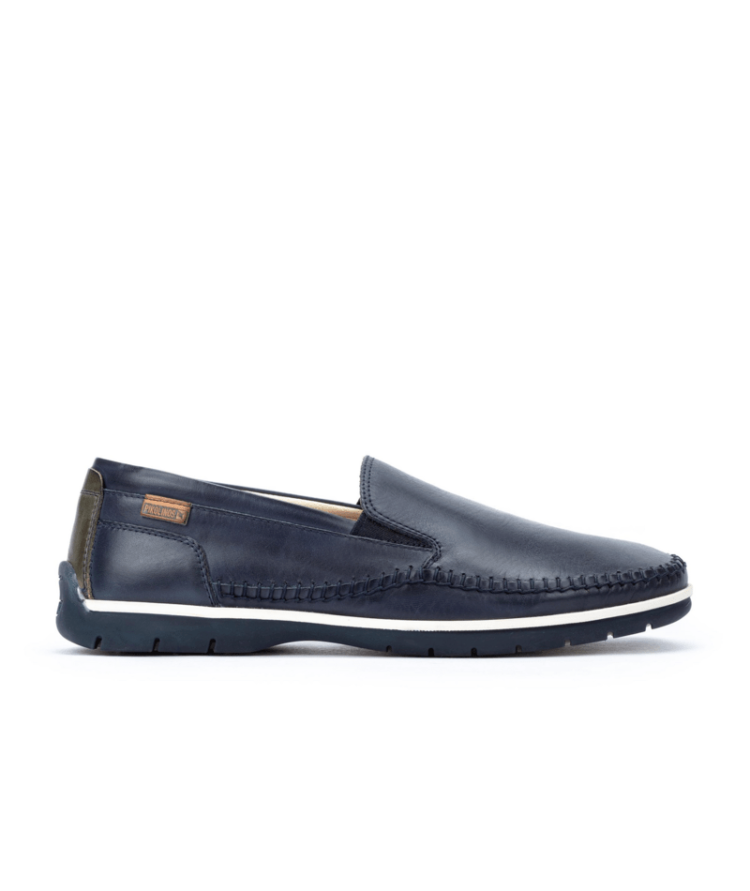 Mocassins bleu marine pour homme de la marque Pikolinos. Référence Marbella M9A-3111 Blue. Disponible chez Chauss'Family magasin de chaussures à Issoire.