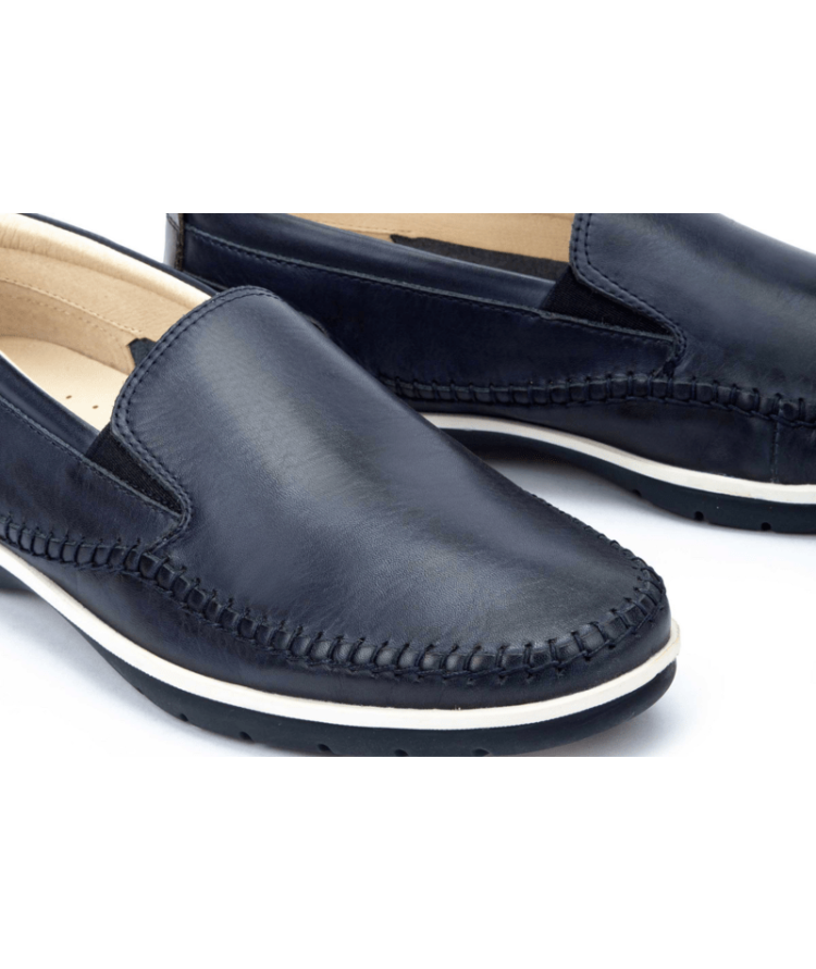 Mocassins bleu marine pour homme de la marque Pikolinos. Référence Marbella M9A-3111 Blue. Disponible chez Chauss'Family magasin de chaussures à Issoire.