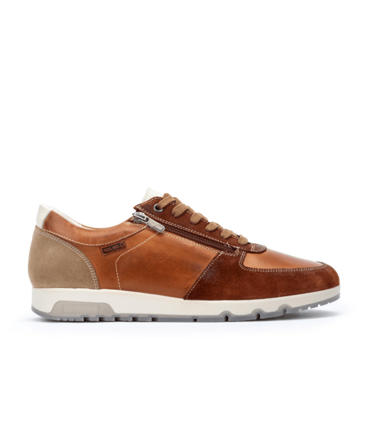 Baskets marron pour homme de la marque Pikolinos. Référence : Alarcon M9T-6163C3 Brandy. Disponible chez Chauss'Family magasin chaussures Issoire.