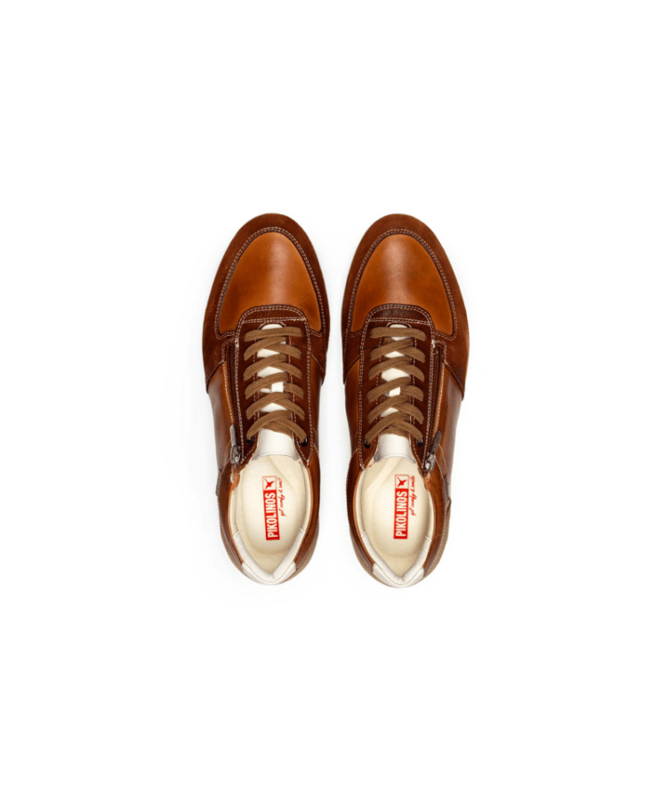 Baskets marron pour homme de la marque Pikolinos. Référence : Alarcon M9T-6163C3 Brandy. Disponible chez Chauss'Family magasin chaussures Issoire.