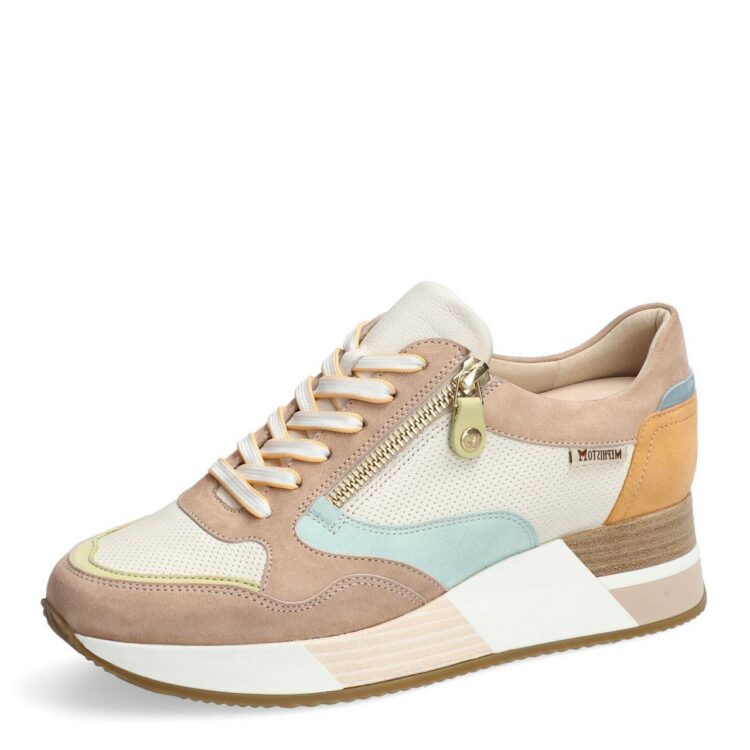 Baskets beiges de la marque Mephisto pour femme. Référence : Olimpia Sand. Disponible chez Chauss'Family magasin de chaussures à Issoire.